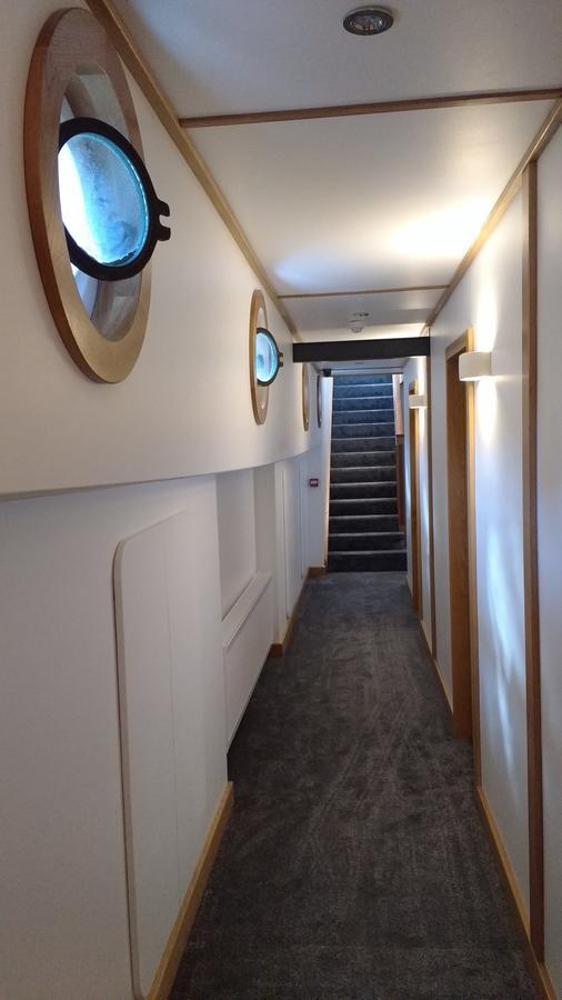 Kyle Blue - Bristol Harbour Luxury Hostel Boat Exterior photo
