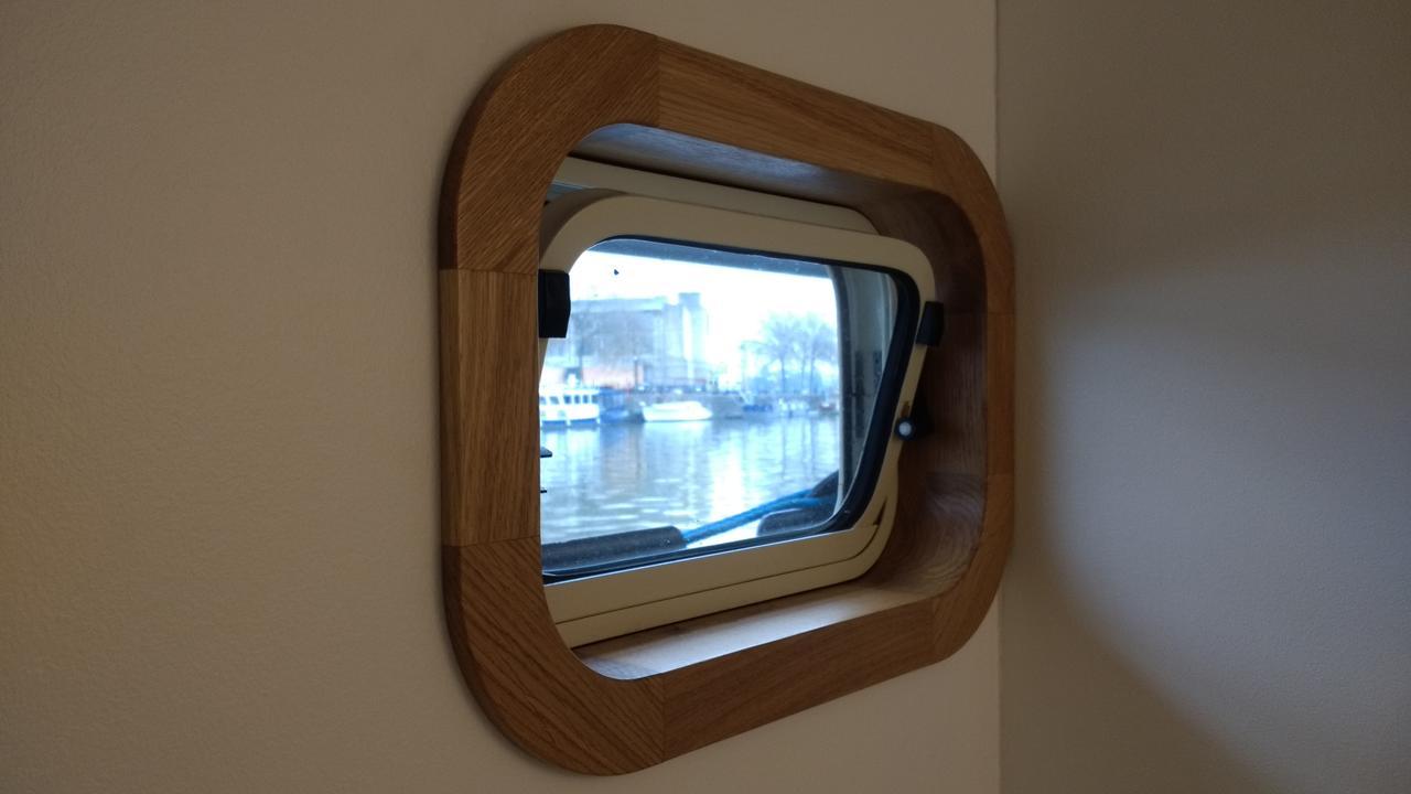 Kyle Blue - Bristol Harbour Luxury Hostel Boat Exterior photo