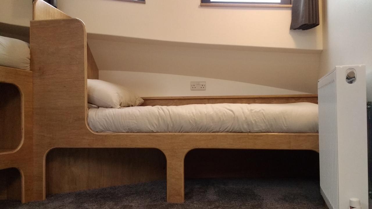 Kyle Blue - Bristol Harbour Luxury Hostel Boat Exterior photo