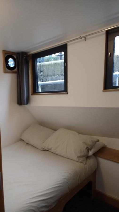 Kyle Blue - Bristol Harbour Luxury Hostel Boat Exterior photo